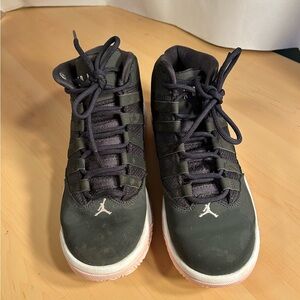 Jordan Max Aura GS 'Anthracite Pink Foam' sneakers